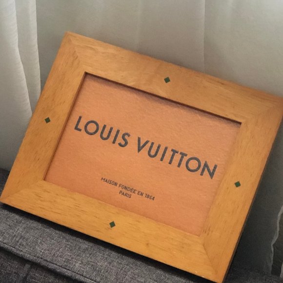 Louis Vuitton Accessories - Louis Vuitton Authentic materials framed natural